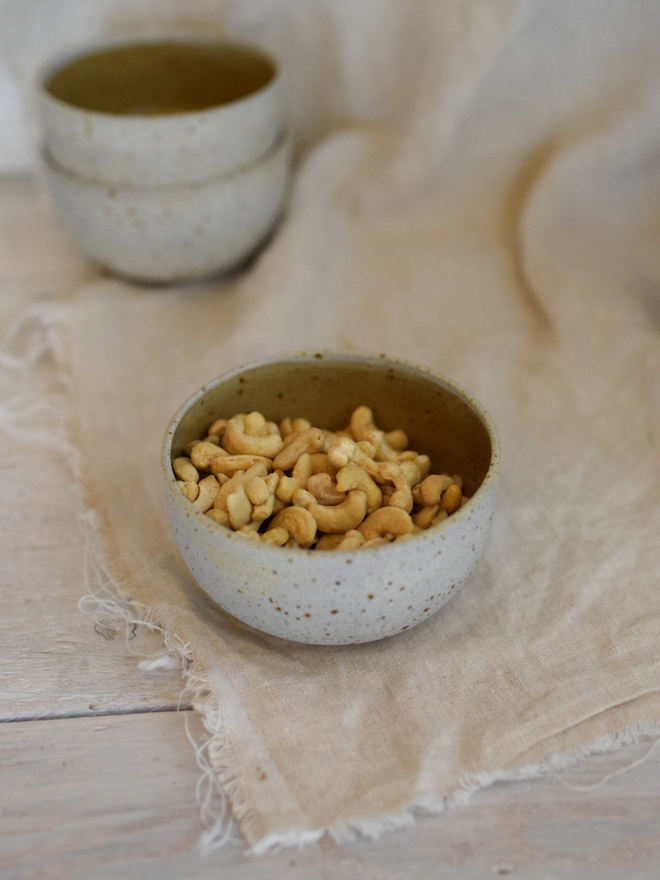 stoneware snack bowl with cashew nuts