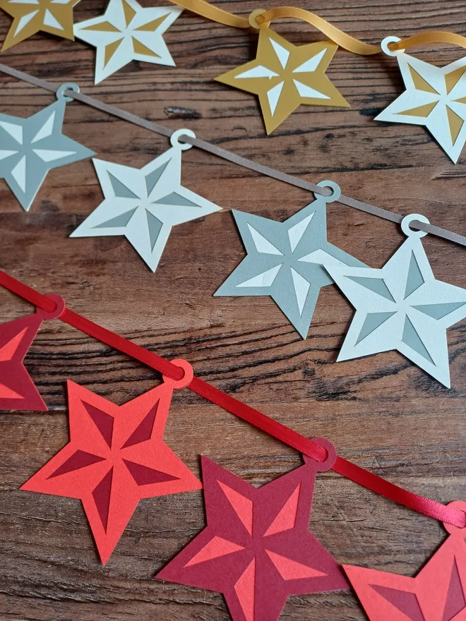 Star Garland Colour Options (Gold and White, Silver and White, Dark and Light Red)