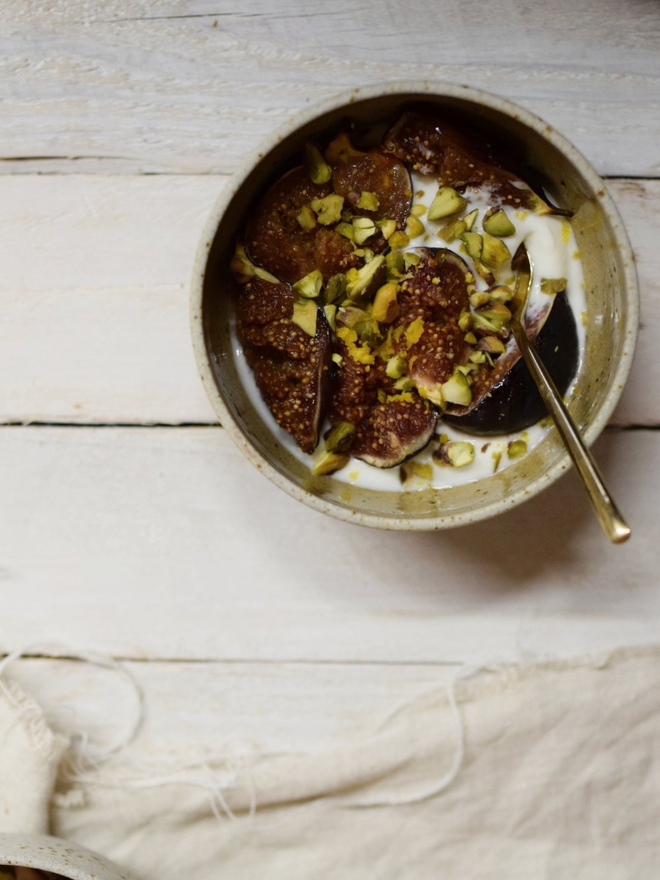 stoneware snack bowl with figs