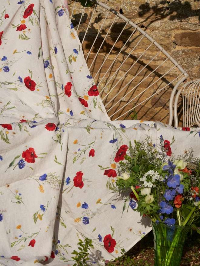 Table linen printed with summer florals