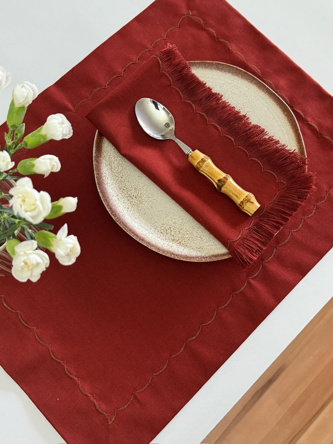 red beetroot table mat