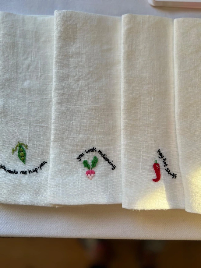 Complimentary Veggies Embroidered Slogan Napkins