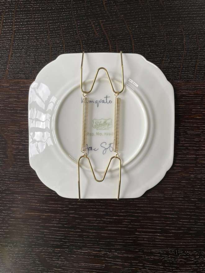 plate hanger