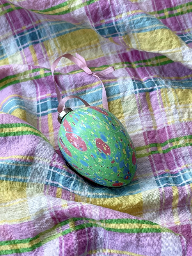 hand marbled easter egg decoration