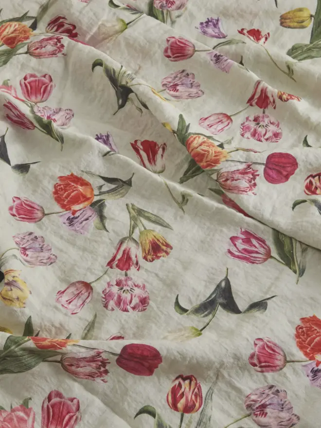 Tulip linen tablecloth