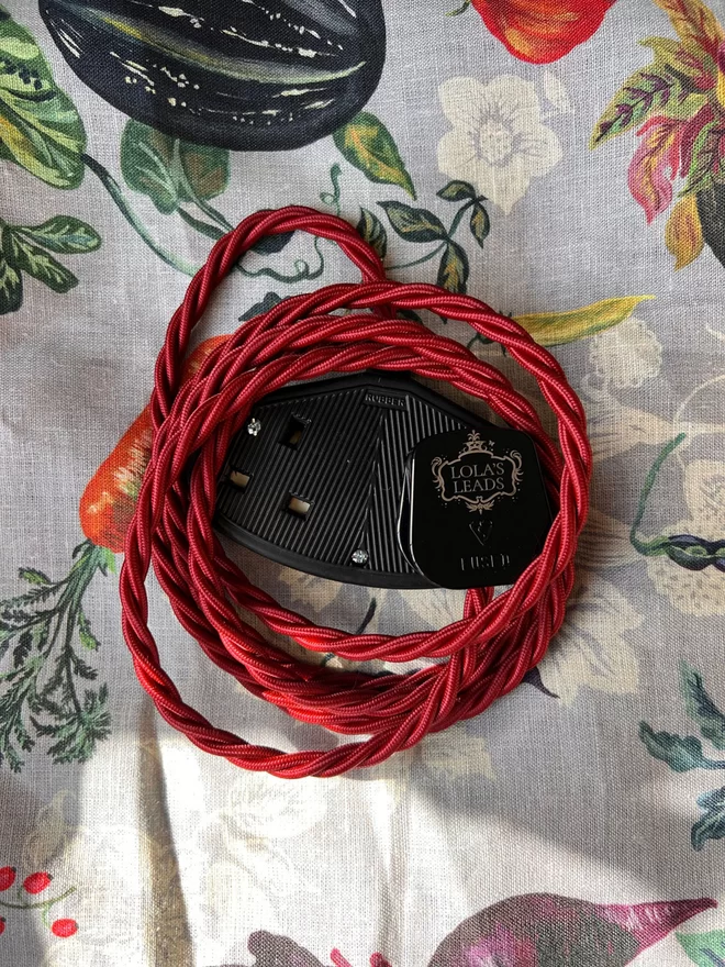 Lola's Leads Garnet Red Fabric Cover Extension Cable