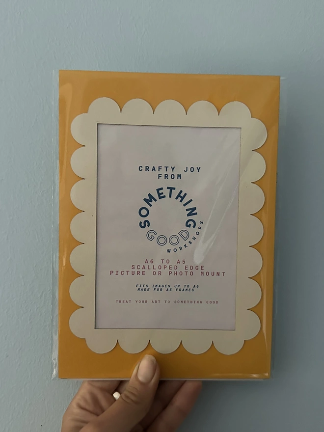 A6 to A5 Scallop Edge Picture Mount, in Yellow and Ivory