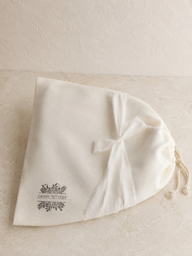 dust bag for bird bath, jenny hopps pottery