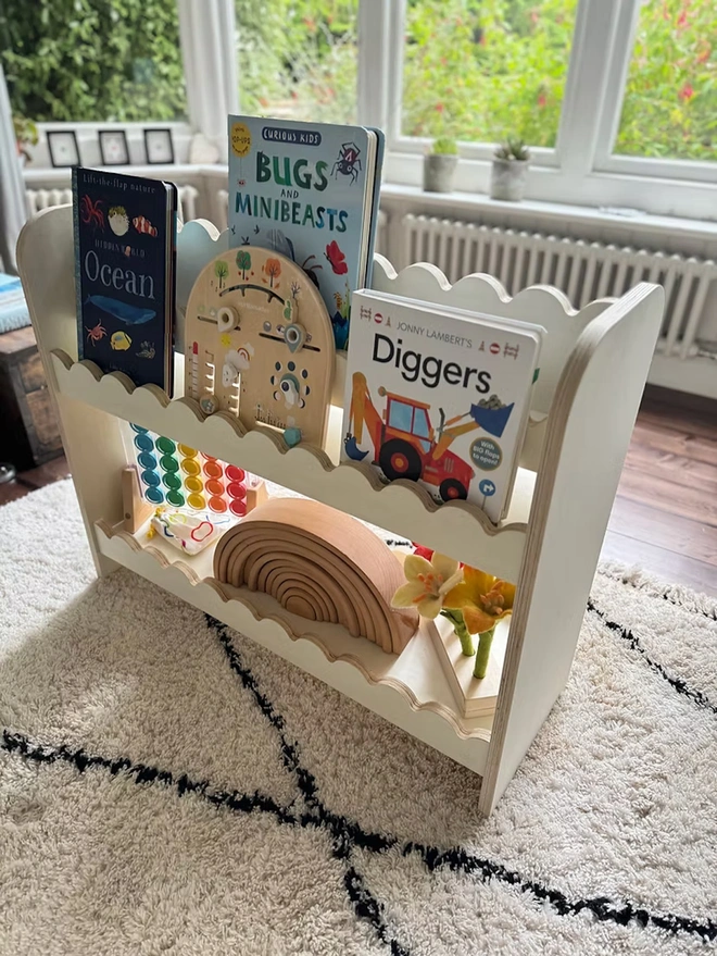 Montessori Children's Toy and Bookcase (Scallop)