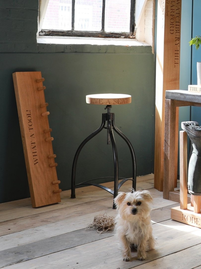 Bar stool