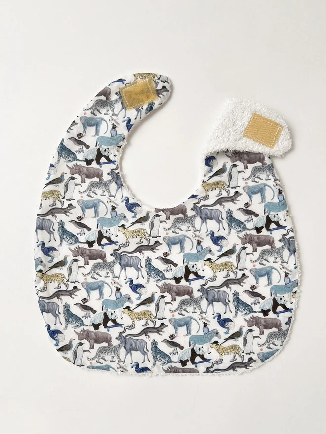 Liberty Baby Bib Queue for the Zoo