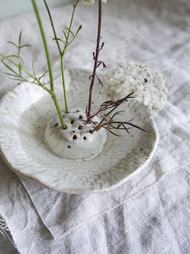 Hana Embossed Ceramic Ikebana