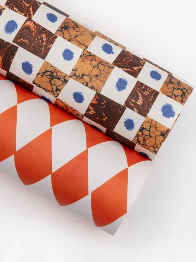 marbled brown and white chequered gift wrap