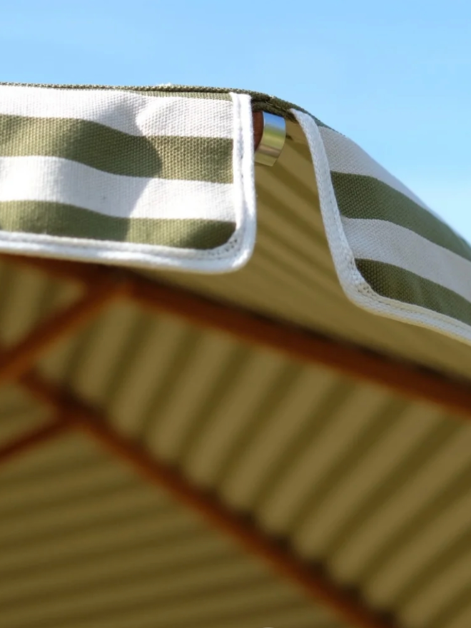Striped Parasol. Parasol in mousse.