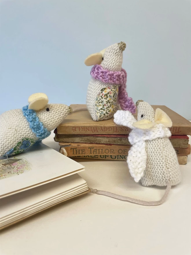 Knitted Christmas Mice