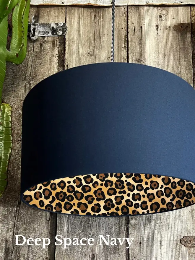 Deep Space Navy lampsade with leopard lining