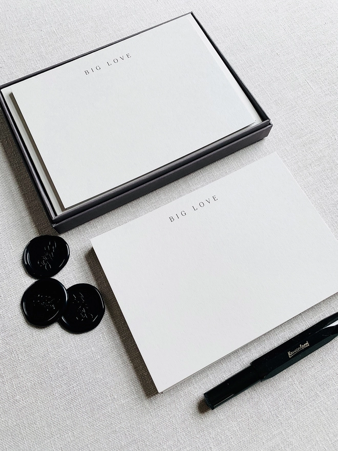 Big_love_pale_grey_notecard_set_05