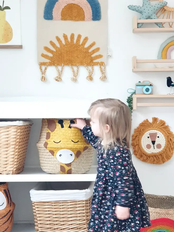 Giraffe Natural Belly Basket