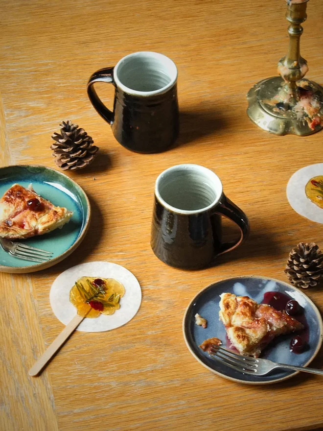 Fleurs-d-hiver-White-fir-Cranberries-Cardamom