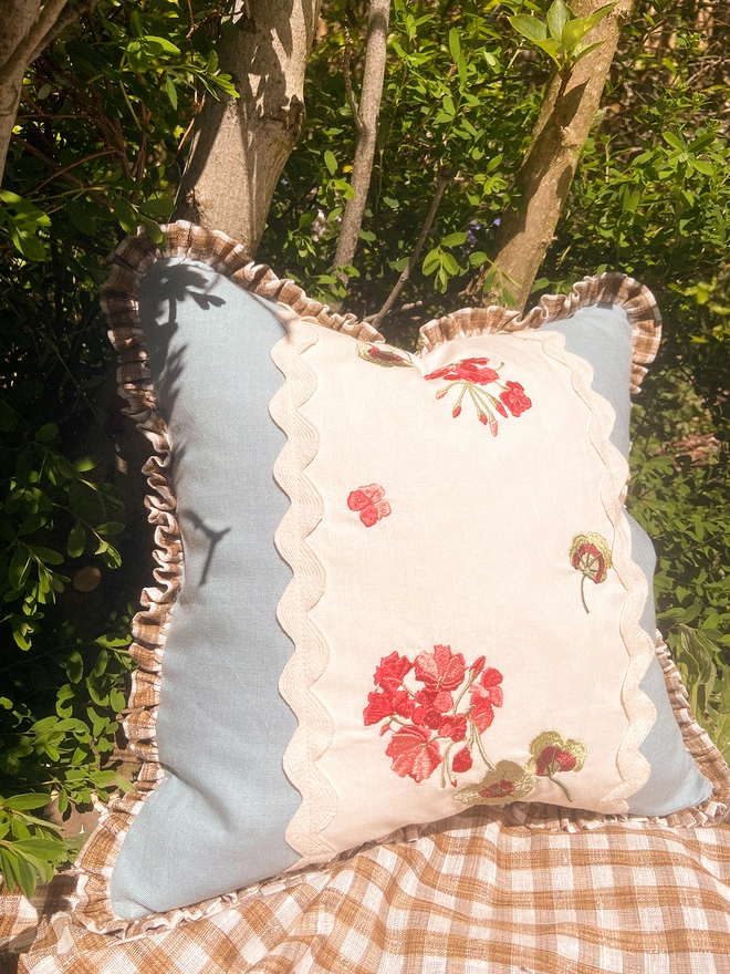 geranium cushion front