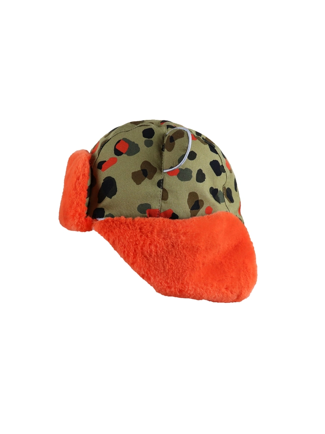 Kids winter neutral leopard trapper hat side