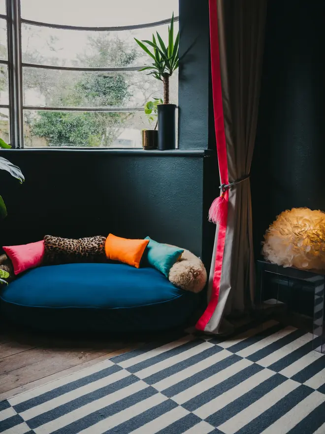 deluxe wool dog bed