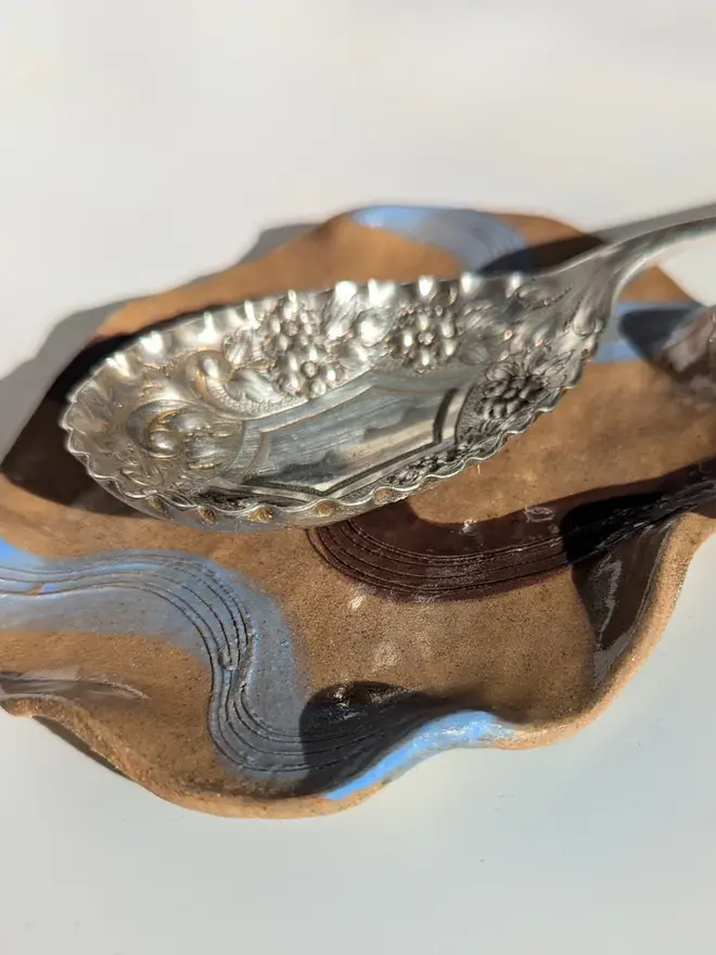Check Wavy Spoon Rest
