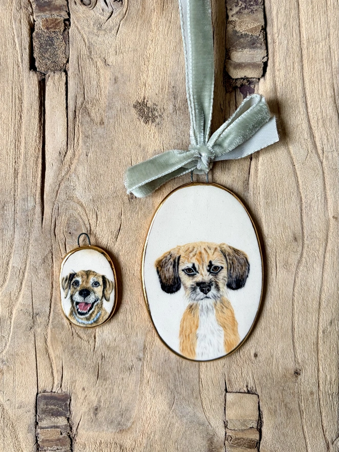 Ceramic Wall hanging custom pet portrait size compared to pet portrait miniature pendant
