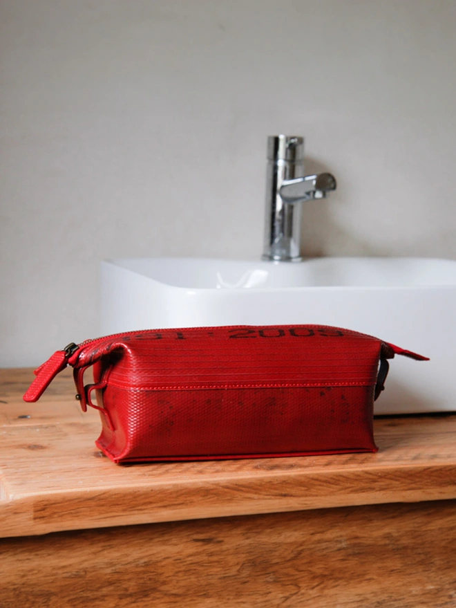 Sustainable Washbag