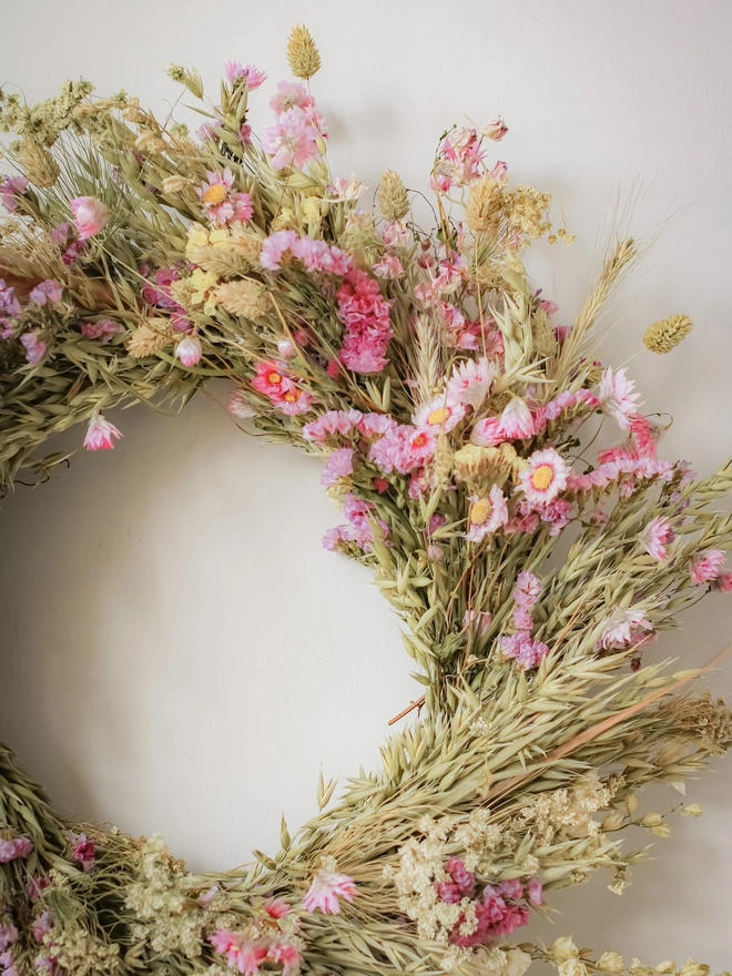 'Mule' Everlasting Dried Wreath