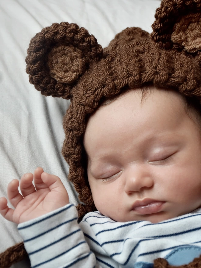 Animal earred bonnet for baby