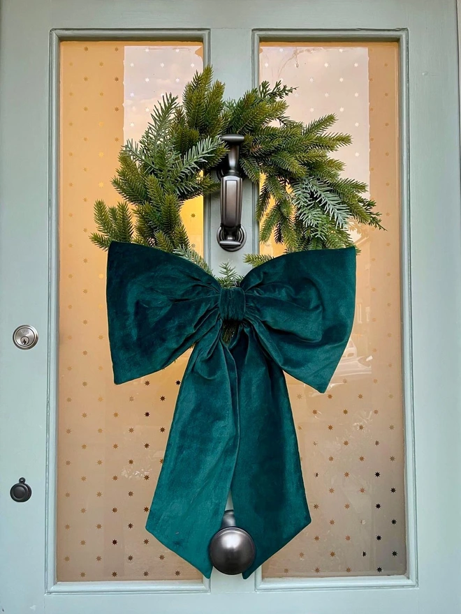 Ivy Velvet Bow