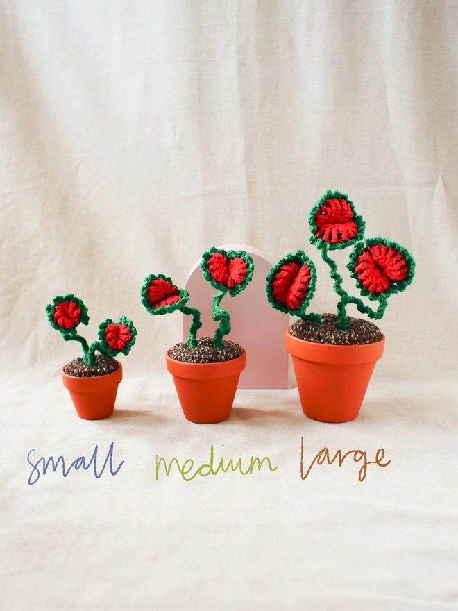 crochet Venus Flytrap in terracotta pot