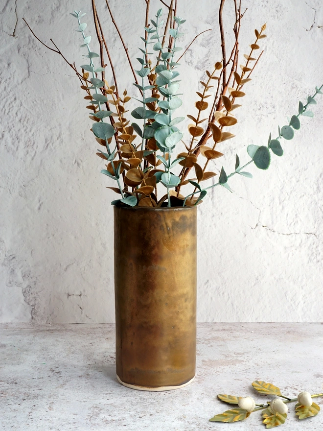 ceramic tall vase charcoal gold, bronze gold vase, large ceramic vase gold, dark gold vase, dried flower vase, christmas vase, Jenny Hopps Pottery, christmas vase, large gold vase, metallic vase, gold ceramic vase, bronze ceramic vase, statement vase, Christmas homeware, christmas accessories, gold christmas decor, Jenny Hopps Pottery, ceramic gifts for her, gifts for mum, gifts for sister, gifts for friend, gifts for girlfriend, gift for dad, ceramic gift for dad, gift for husband, gift for son, gift for teens, gifts for teenagers, gift for home, homeware gift, 