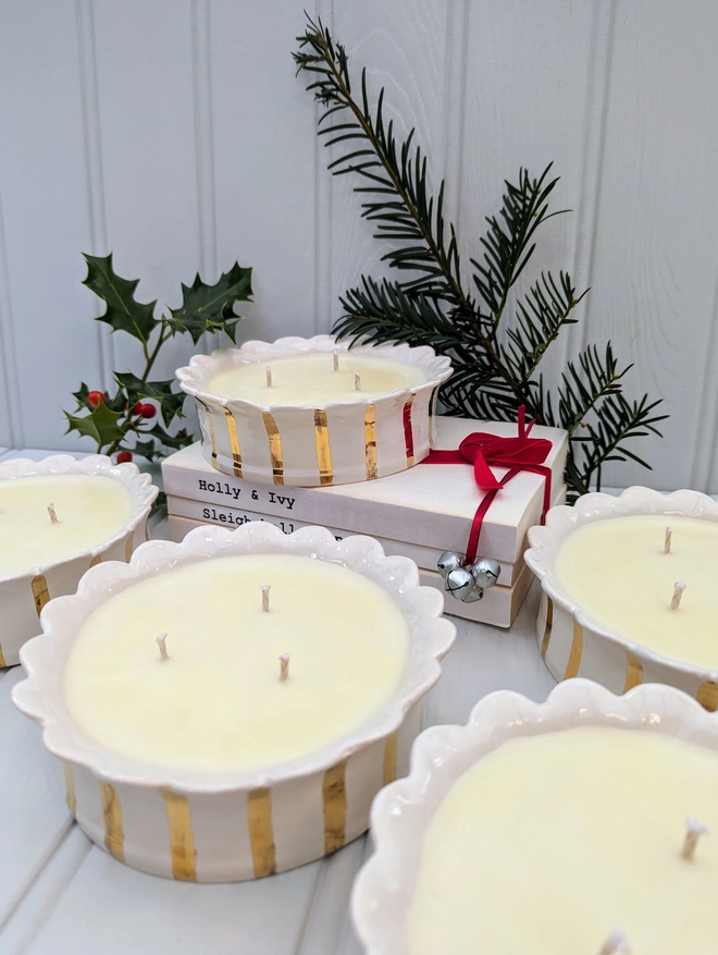 Christmas candle
3 wick gold Daisy candle
Christmas spice