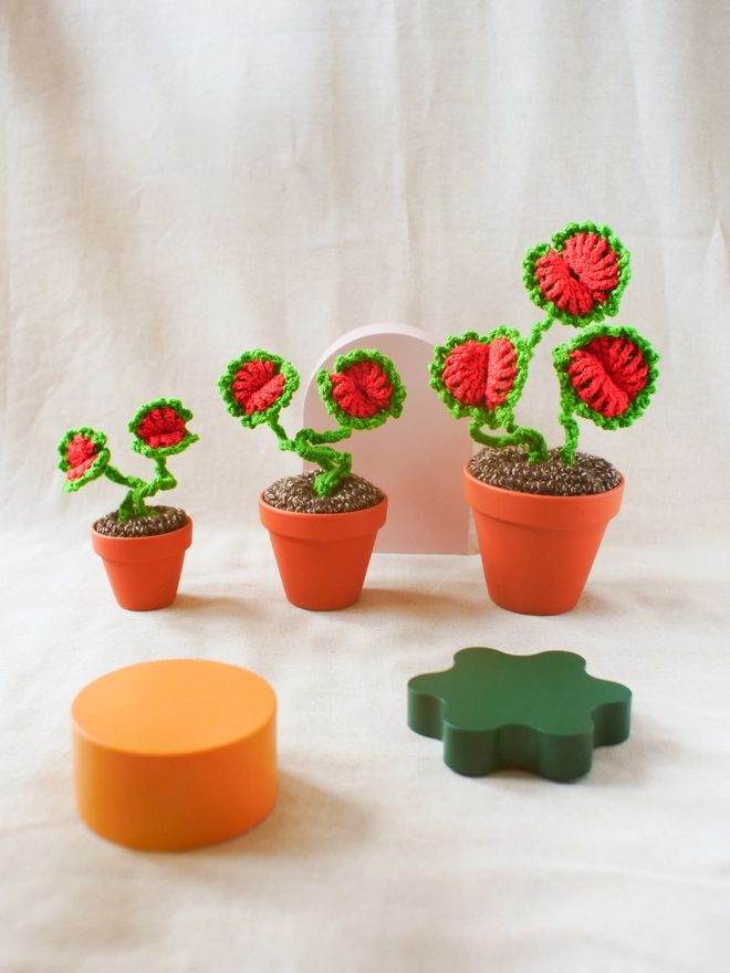 crochet Venus Flytrap in terracotta pot
