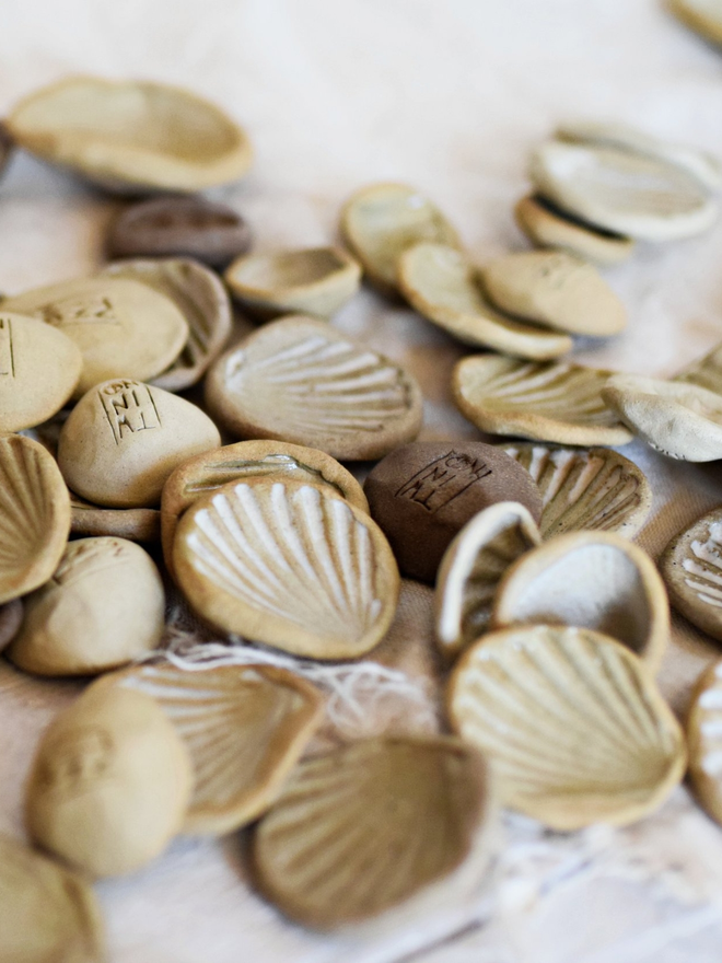 stoneware sea shell trinkets