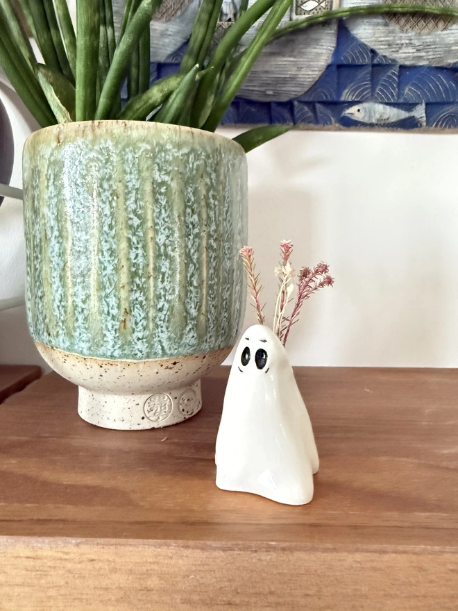 Ceramic Ghost Vase (Club Holly & Co)
