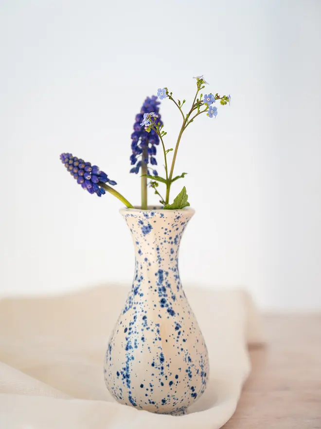 small bud vase, jenny hopps pottery