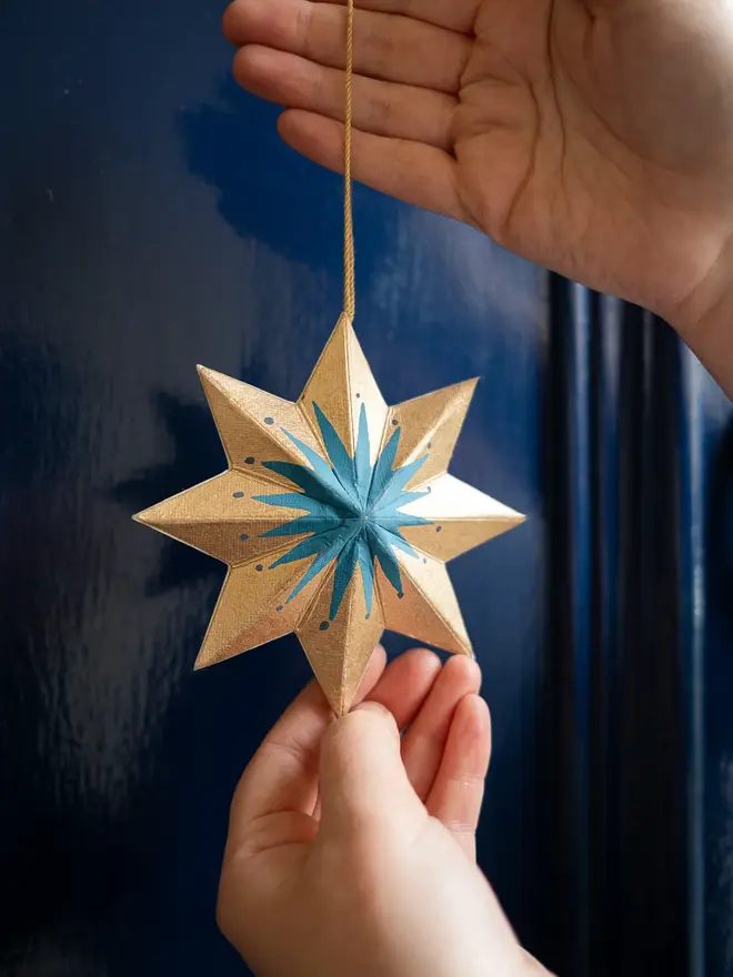 Golden Star Screen-Printed Board Decoration (Set Of 6)