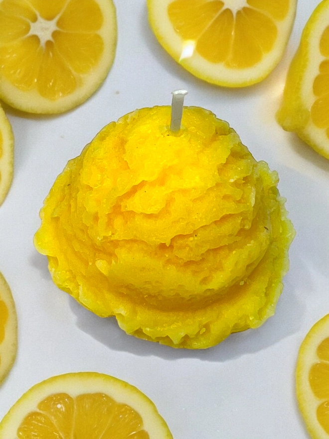 LEMON SORBET FAKEICE SCOOP CANDLE