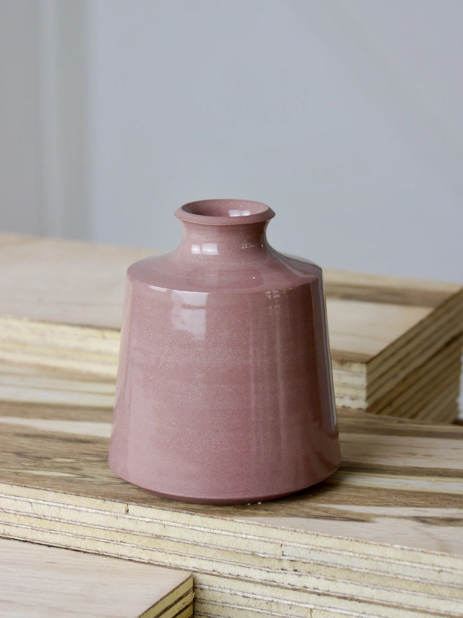 Ceramic Reed Diffuser in dark pink