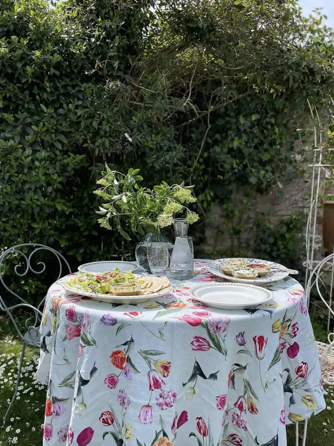 Tulip linen tablecloth