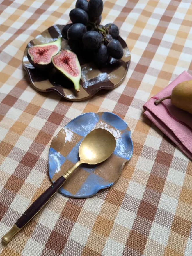 Check Wavy Spoon Rest