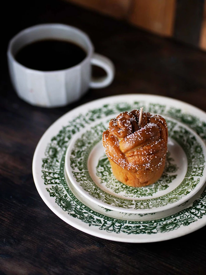 Cardamom Bun Candle