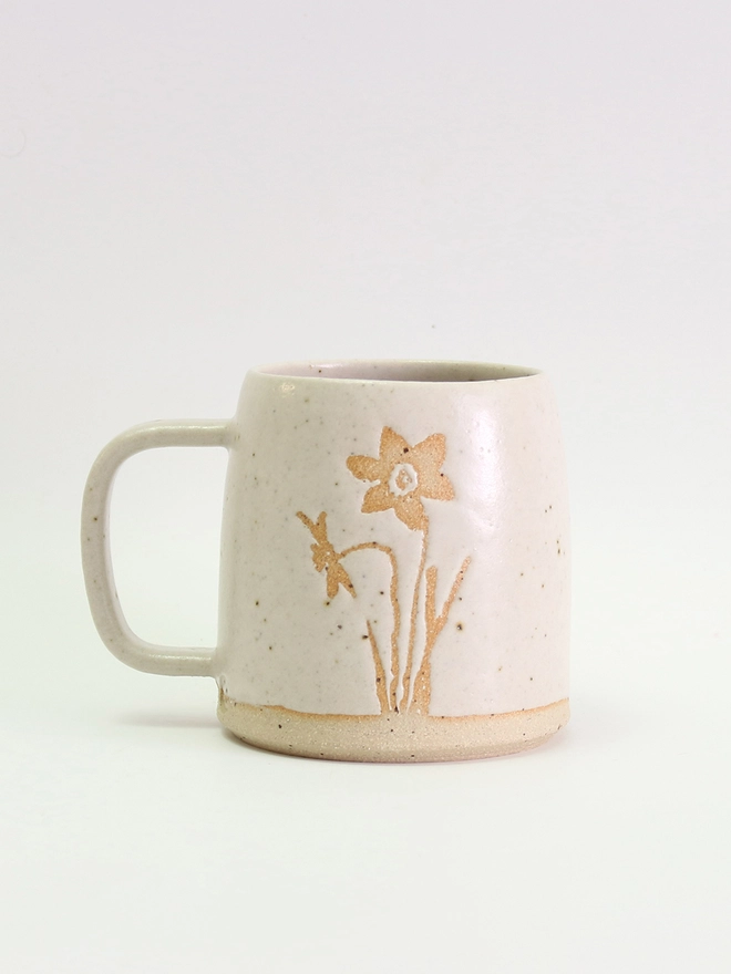 Close up of Narcissus mug details