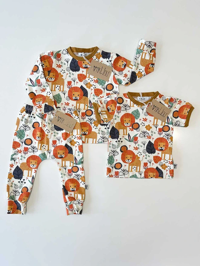 baby leggings, lion print, mustard lions, baby leggings, toddler leggings, fun kids leggings