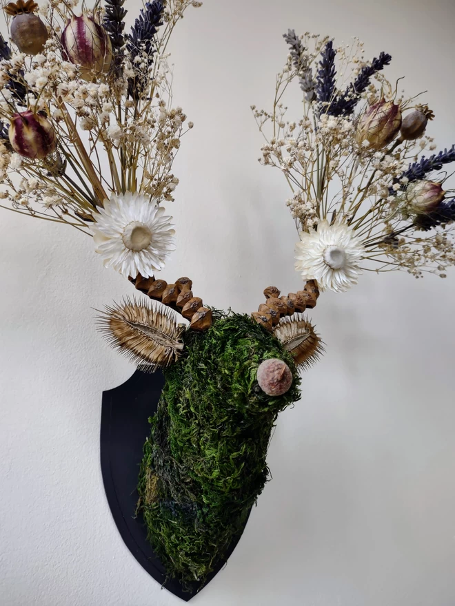 Handcrafted Dried Flower 'Lavender Mini' Deer Wall Hanging