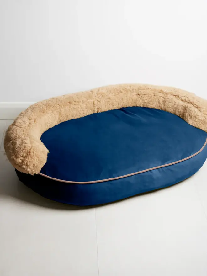deluxe wool dog bed