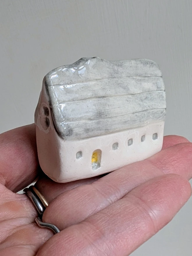 miniature ceramic house for ornament or christmas cake topper decoraton